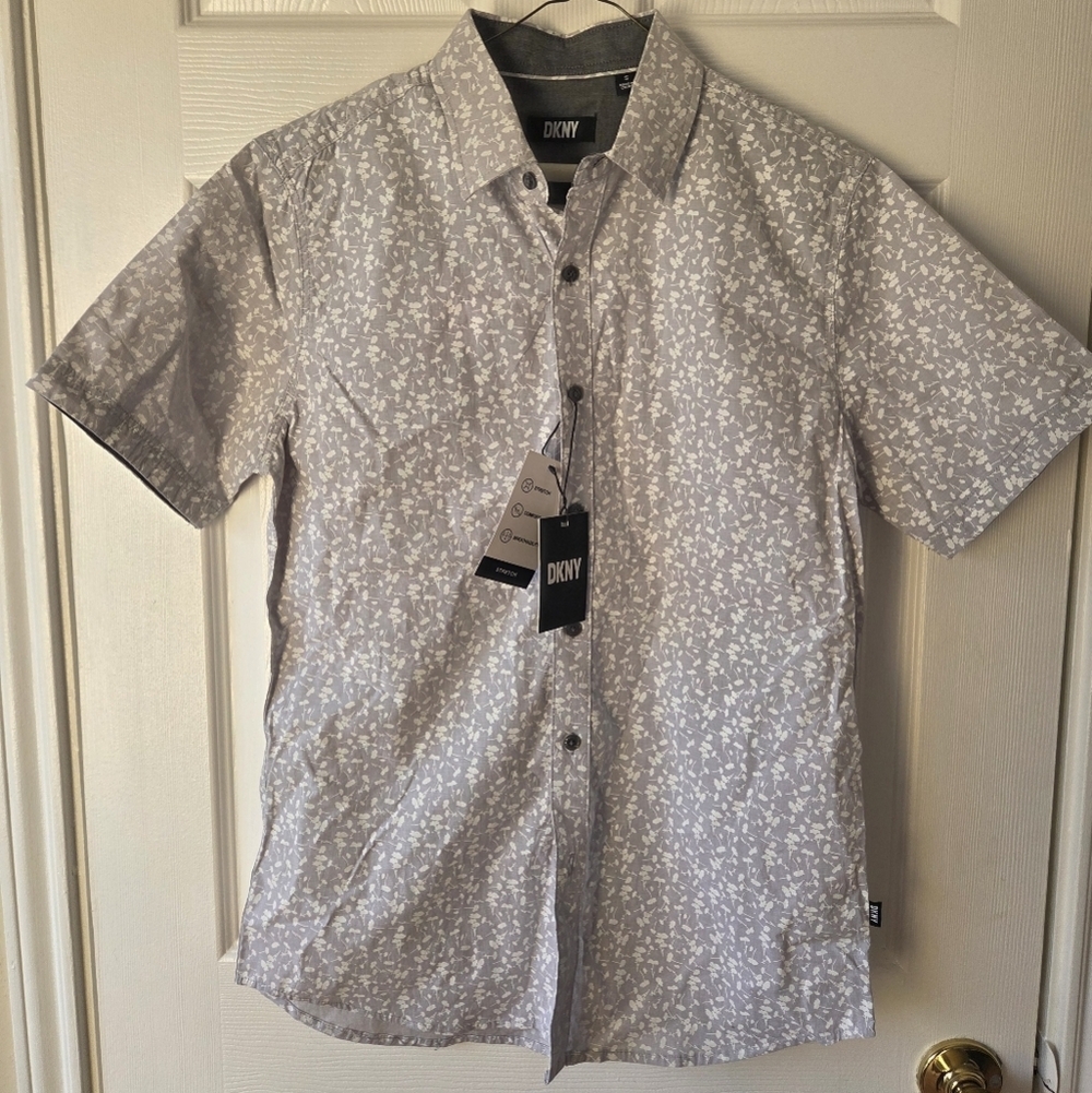 DKNY Men's Button Up Size Small‎ NWT $50 Gray